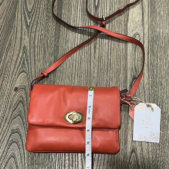 NWT Womens Genuine Leather Crossbody Bag Twist Closure Striped Interior Orange - Picture 7 of 11